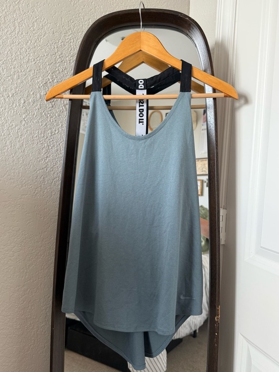 Nike Tops - Nike Women's Tank Top - Medium